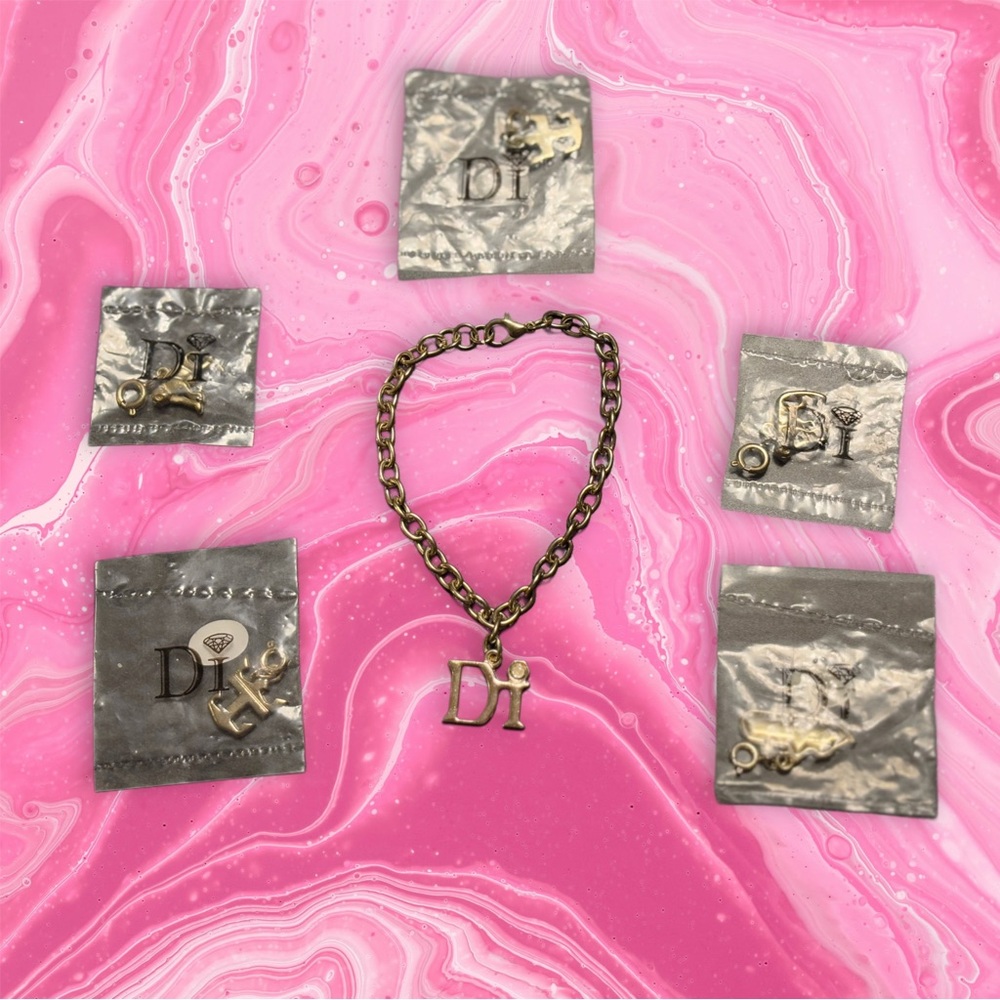 Charm bracelet